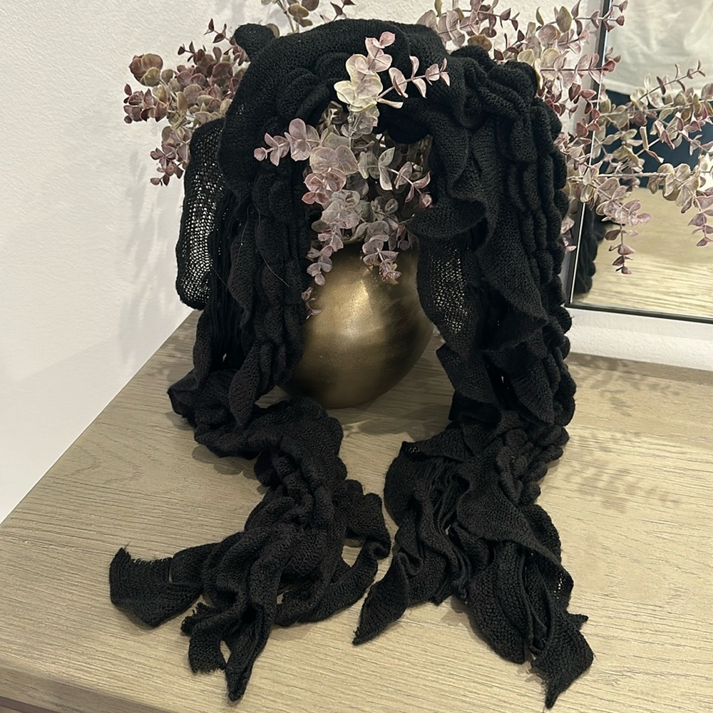 Black long scarf